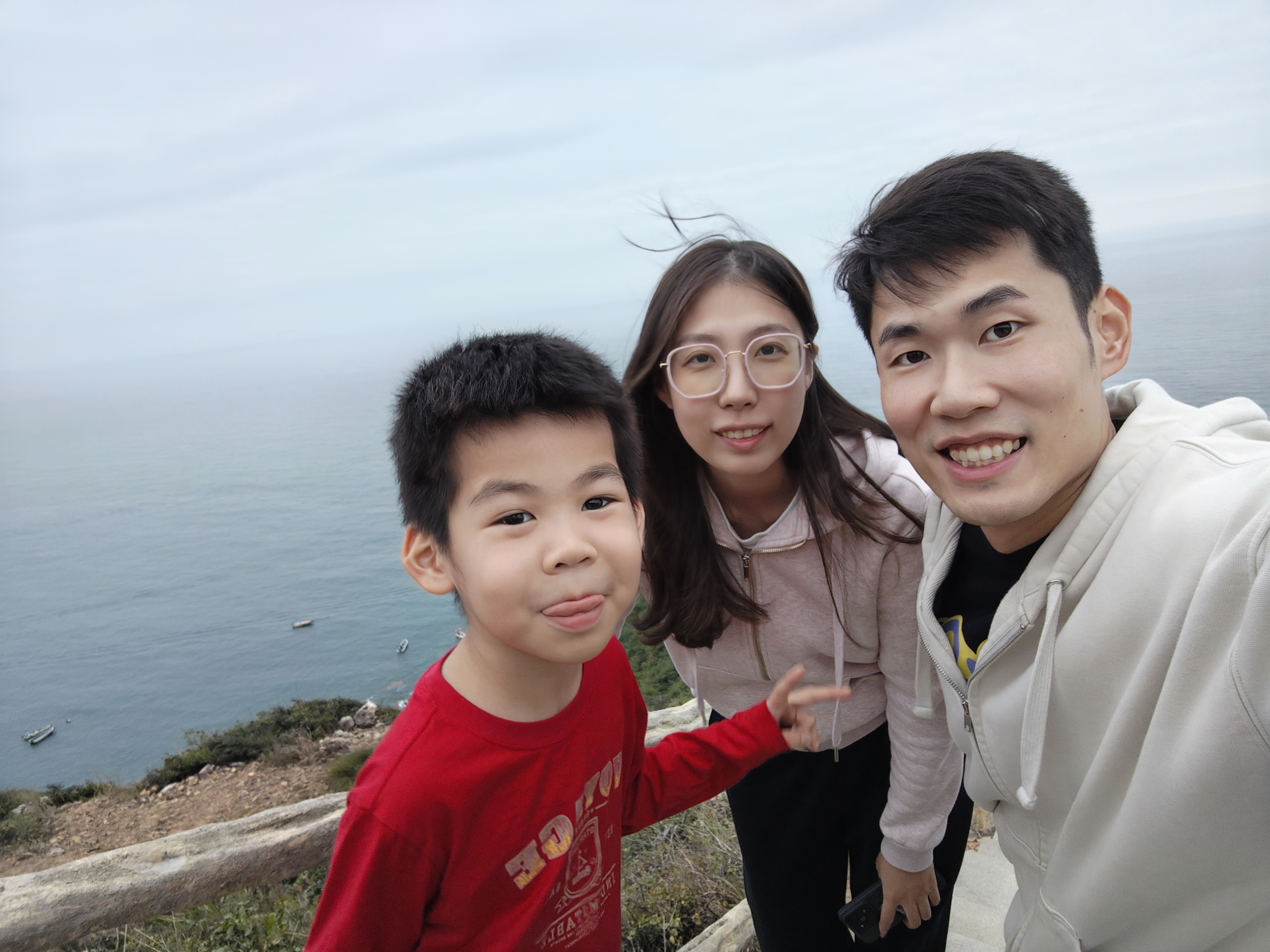 James Guu with family